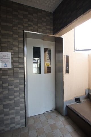 物件内観写真6　(エレベーター)