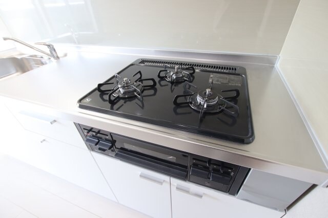 物件内観写真17　(3口コンロ)