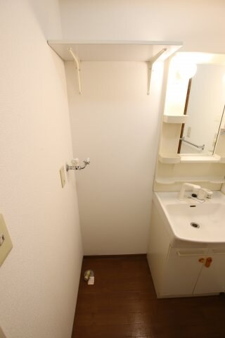 物件内観写真14　(室内洗濯機置場)