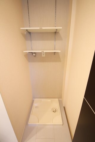 物件内観写真12　(室内洗濯機置場)