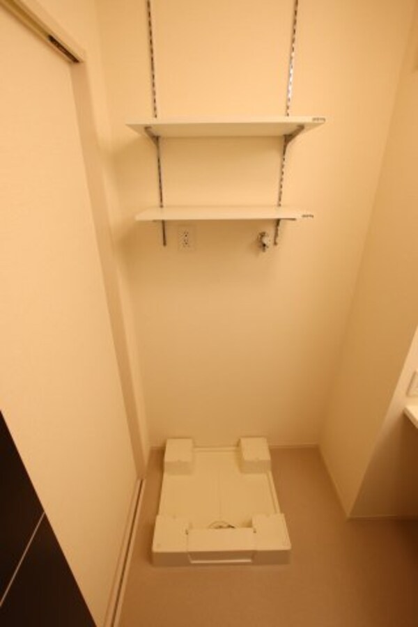 建物設備(室内洗濯機置場)