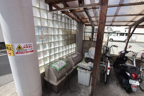 建物設備(敷地内ゴミ置き場)