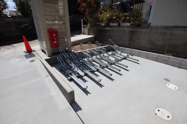 建物設備(駐輪場)