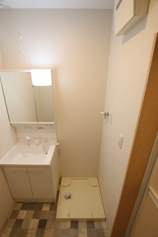 物件内観写真12　(室内洗濯機置場)