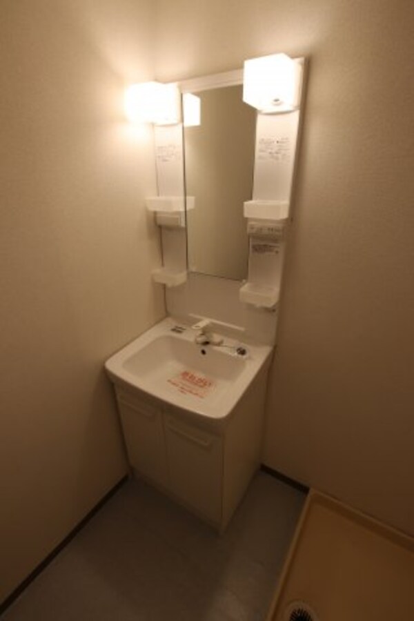独立洗面台