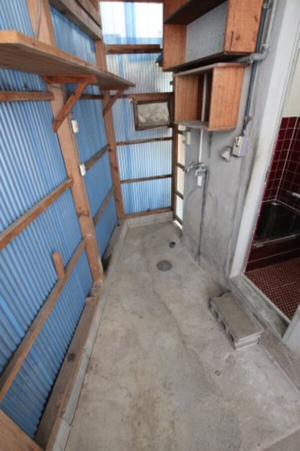 建物設備(室外洗濯機置き場)