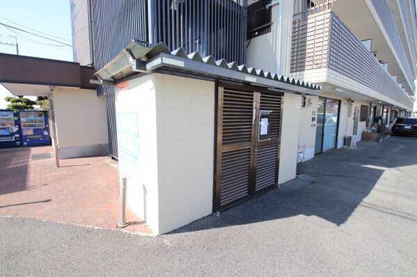 建物設備(敷地内ごみ置場)