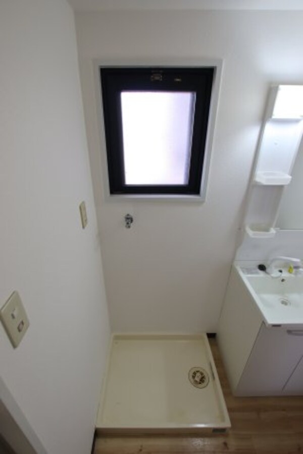 建物設備(室内洗濯機置場)