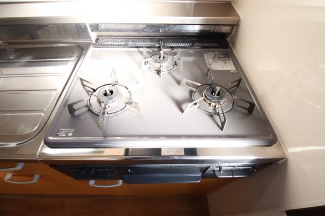 物件内観写真18　(3口ガスコンロ)