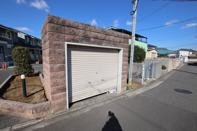 物件内観写真5　(敷地内ゴミ置き場)