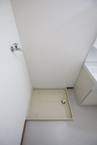 物件内観写真18　(室内洗濯機置場)