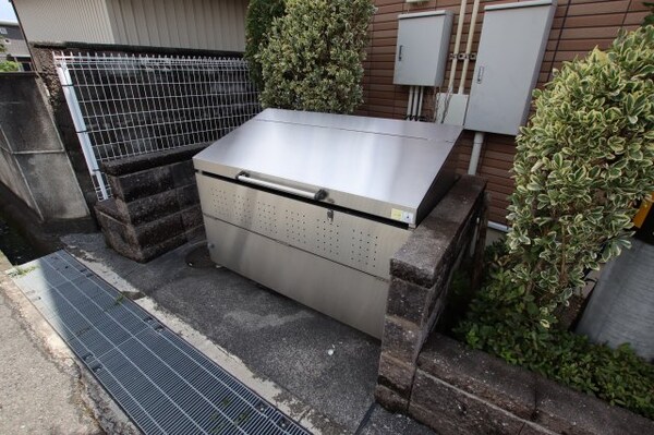 建物設備(敷地内ゴミ捨場)