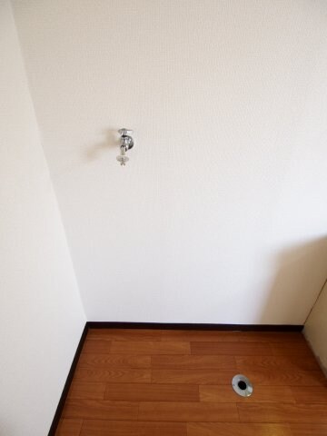 物件内観写真10　(室内洗濯機置場)