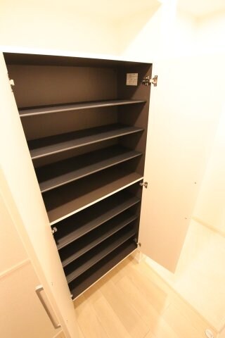 物件内観写真7　(シューズボックス)