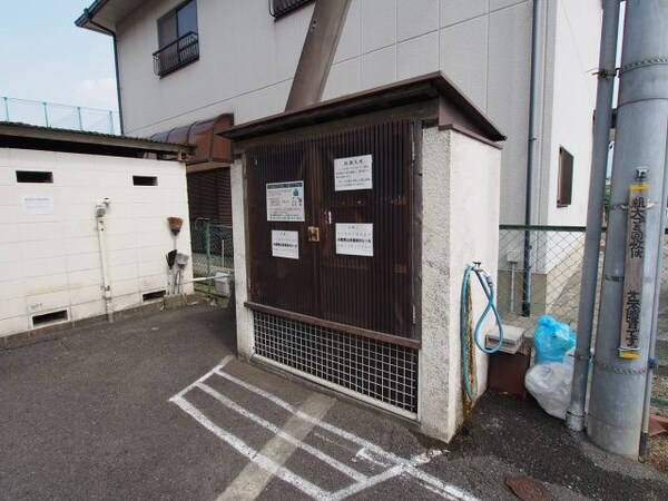 建物設備(敷地内ゴミ捨場)