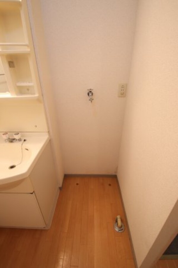 建物設備(室内洗濯機置場)