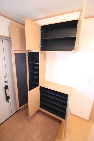 物件内観写真5　(シューズボックス)