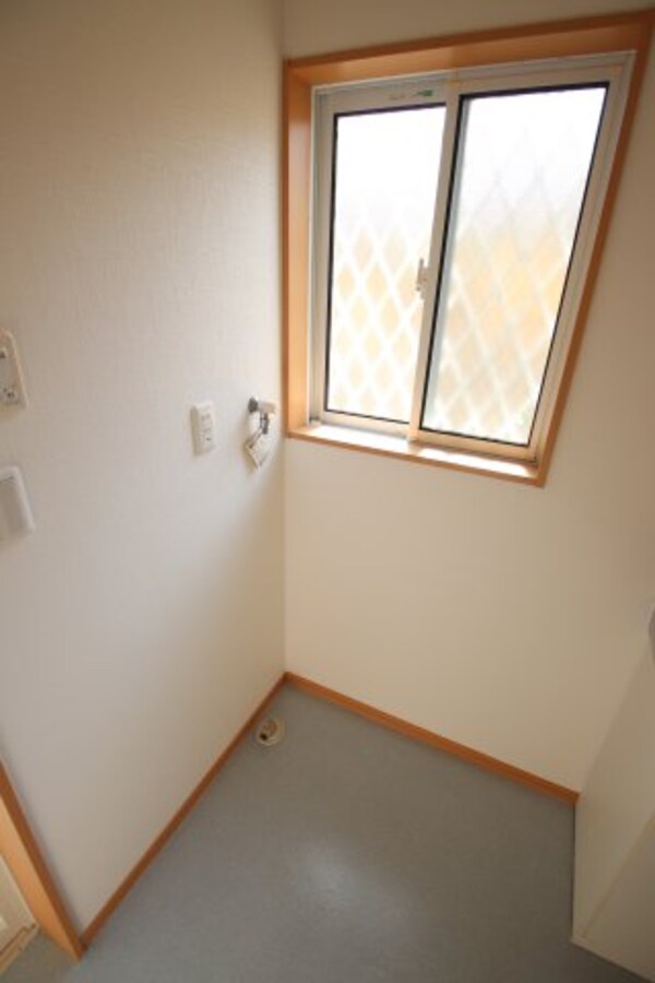 建物設備(室内洗濯機置場)
