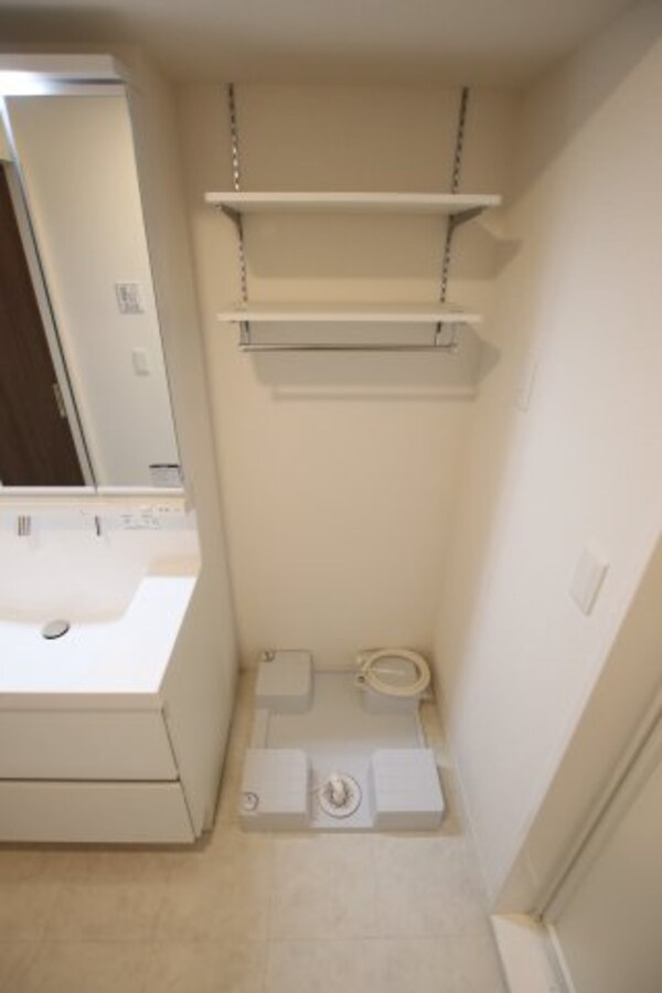 建物設備(室内洗濯機置き場)