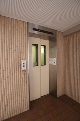 物件内観写真5　(エレベーター)