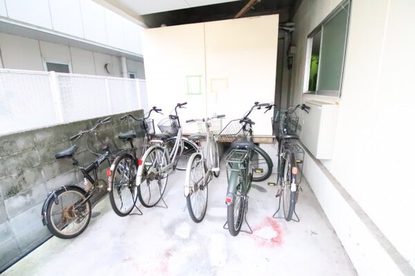 建物設備(駐輪場)