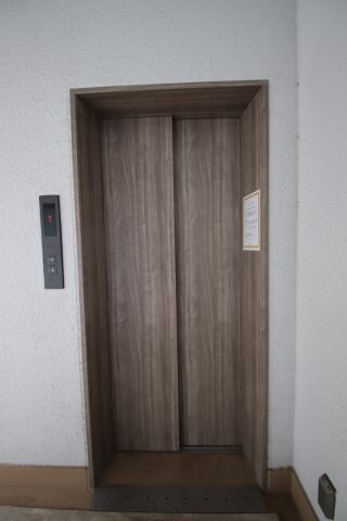 物件内観写真6　(エレベーター)