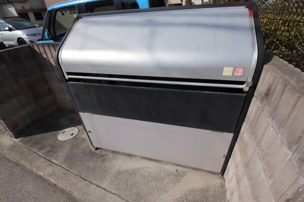 建物設備(敷地内ゴミ置き場)