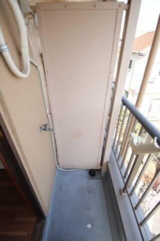 物件内観写真24　(室外洗濯機置場)