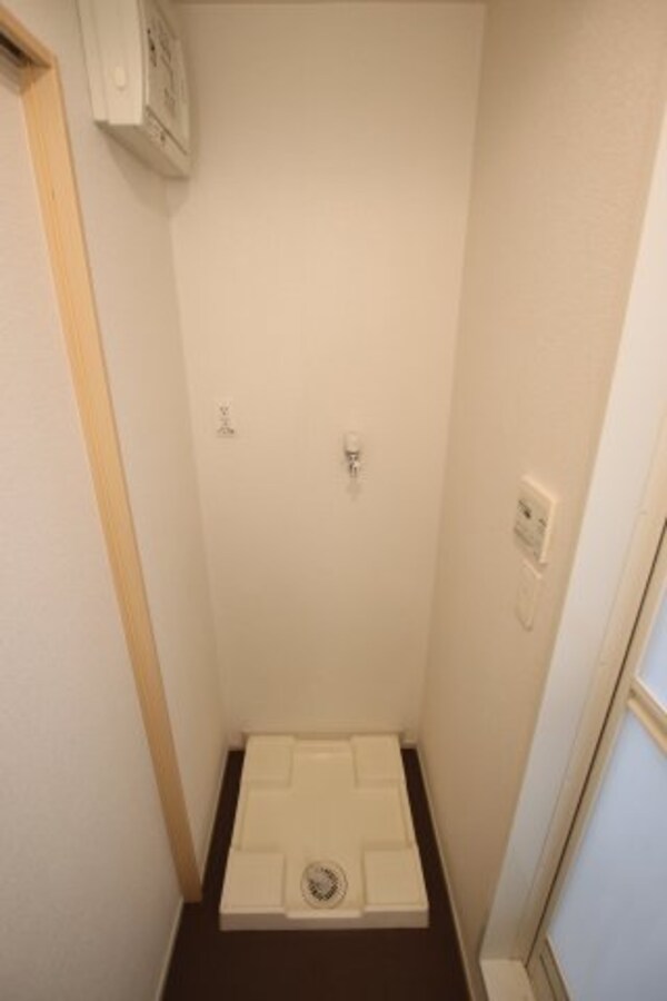 建物設備(室内洗濯機置場)