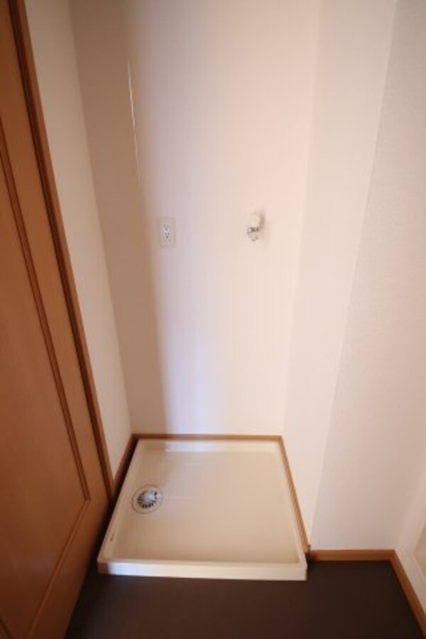建物設備(室内洗濯機置き場)