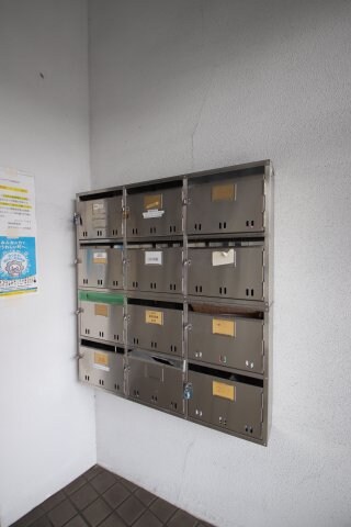 物件内観写真3　(ポスト)