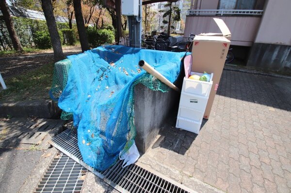 建物設備(敷地内ゴミ置き場)