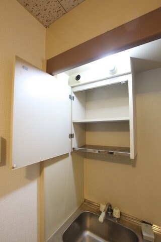 物件内観写真13　(吊戸棚)