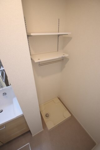 物件内観写真11　(室内洗濯機置場)