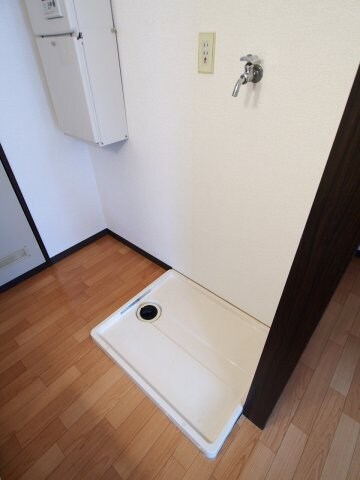 物件内観写真10　(室内洗濯機置場)