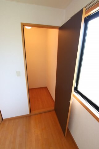 物件内観写真13　(ウォークインクローゼット)