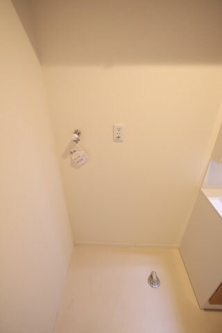 物件内観写真16　(室内洗濯機置場)