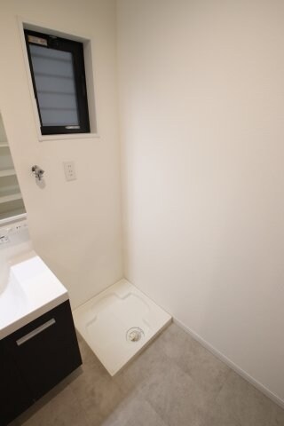 物件内観写真9　(室内洗濯機置場)