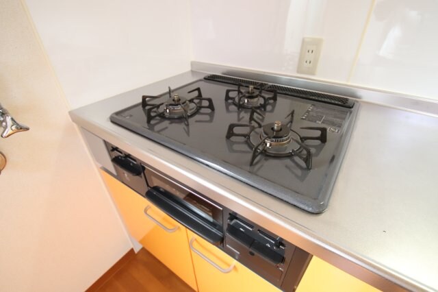 物件内観写真16　(3口コンロ)