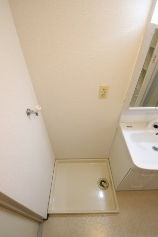 物件内観写真13　(室内洗濯機置き場)