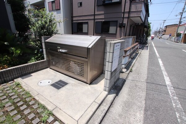 建物設備(敷地内ゴミ置き場)