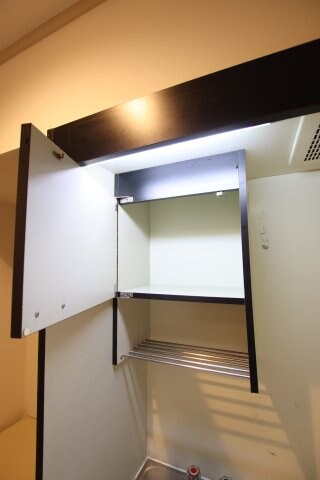 物件内観写真13　(吊戸棚)