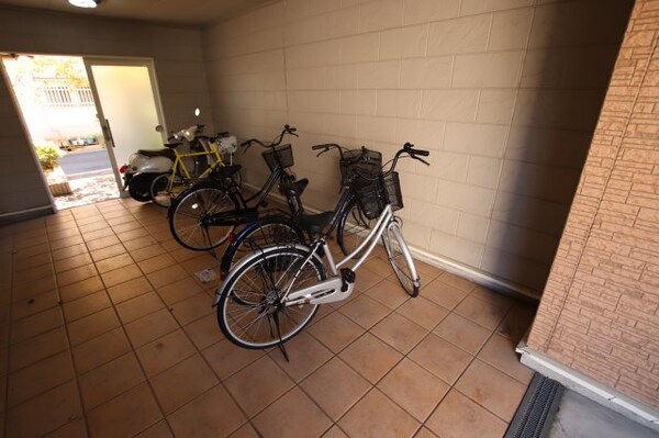 建物設備(駐輪場)