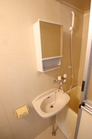 物件内観写真16　(洗面台)