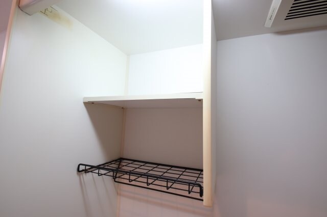 物件内観写真18　(キッチン収納)