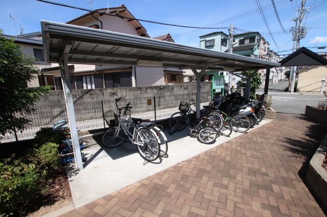 物件内観写真5　(駐輪場)