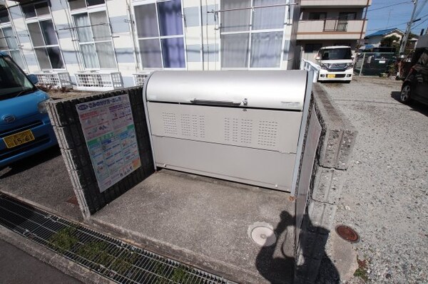 建物設備(敷地内ゴミ置き場)