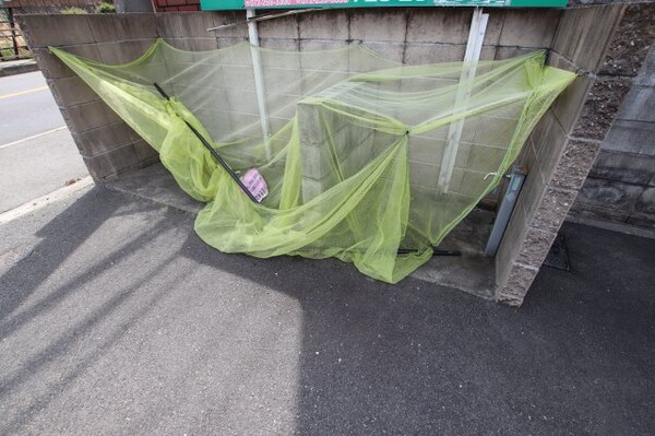 建物設備(敷地内ゴミ捨場)
