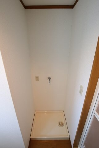 物件内観写真14　(室内洗濯機置場)