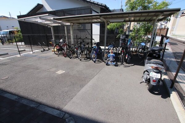 建物設備(駐輪場)